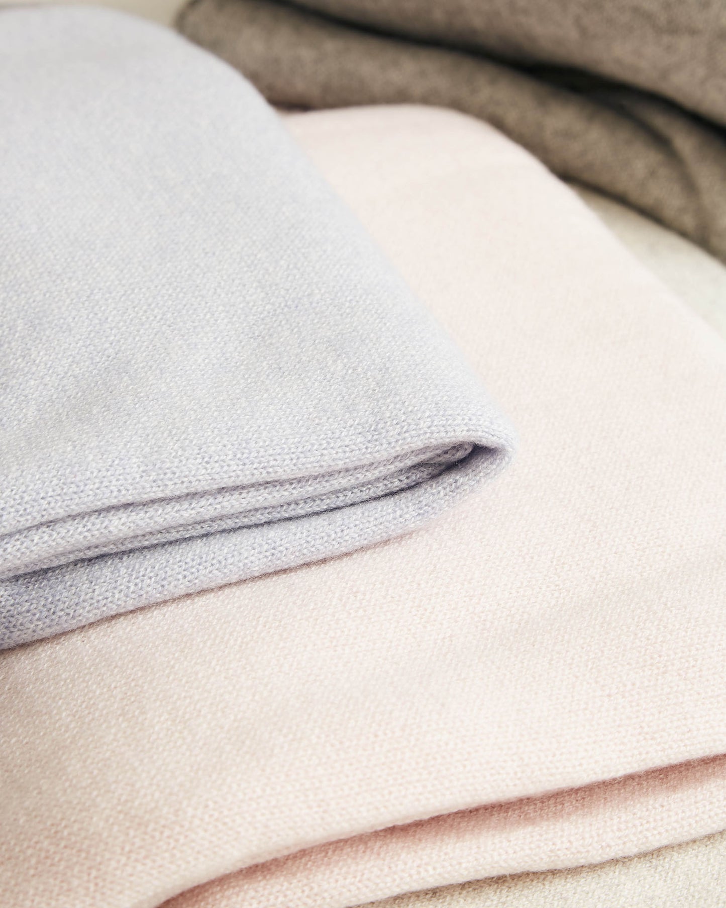 large RAZIE wool and cashmere scarf