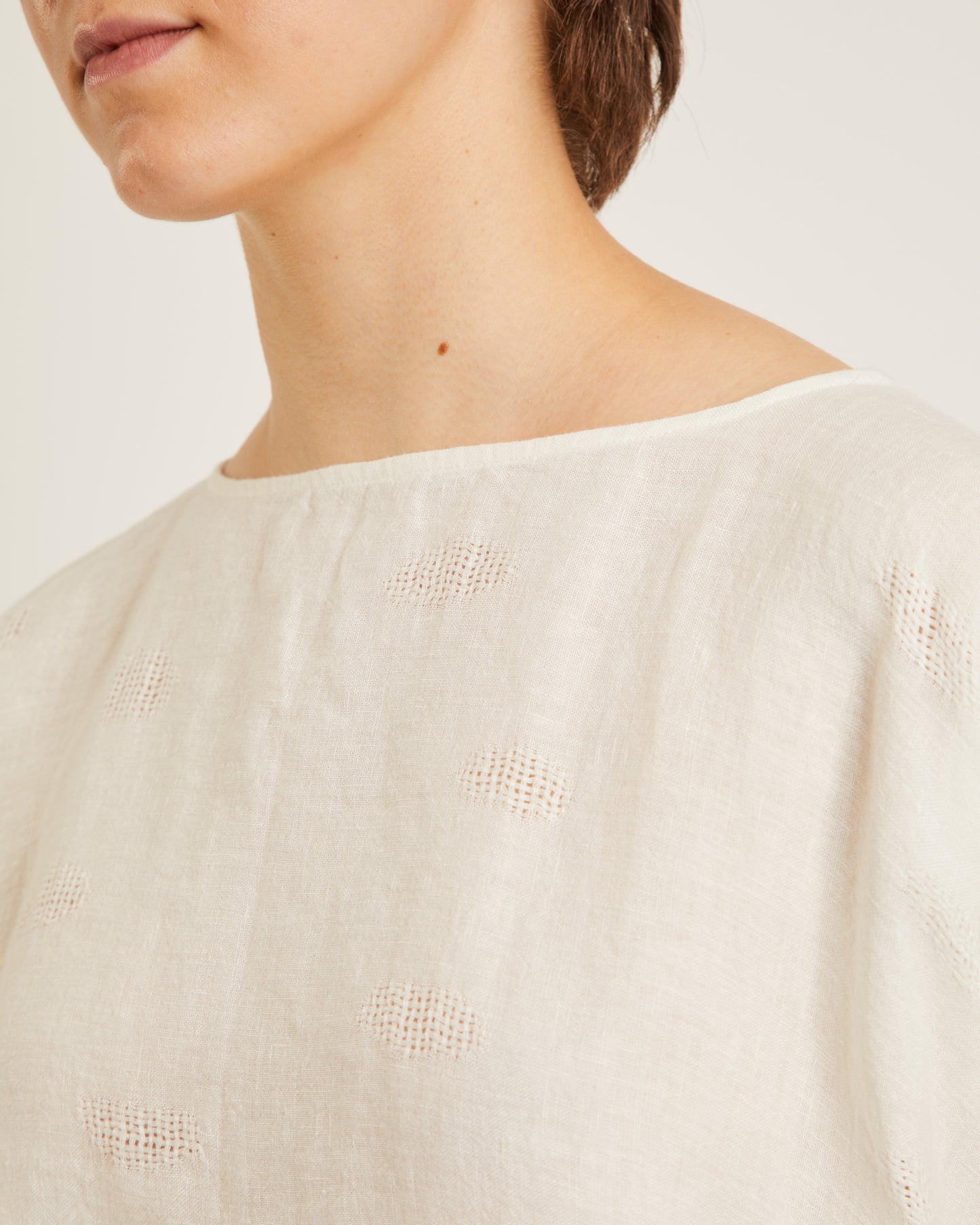 top TAMARA en lin avec détails ajourés