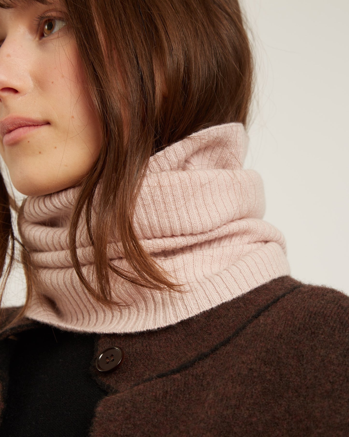 EBBA wool and cashmere neck warmer