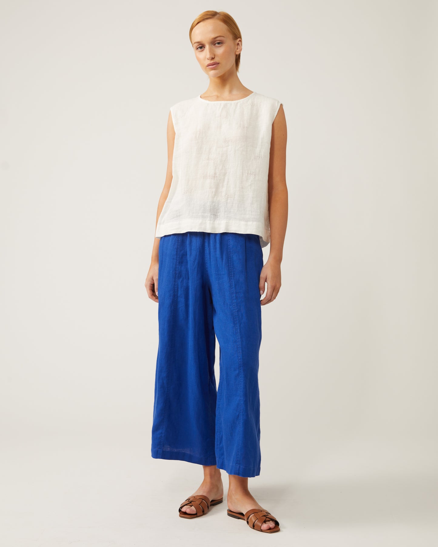 top AITANA en lin avec détails ajourés